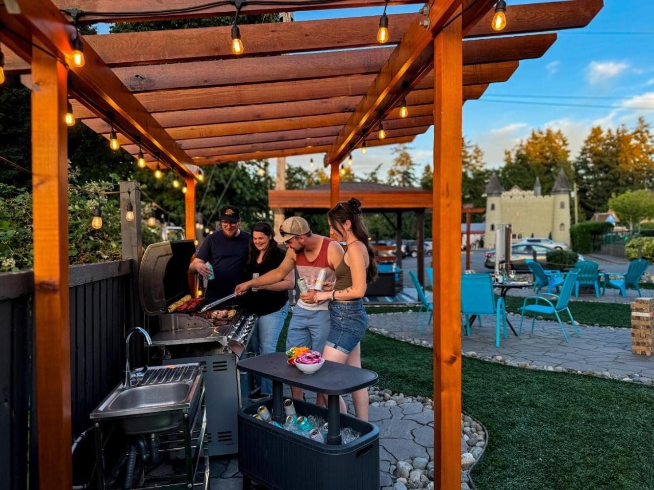 The Tide'S Inn Parksville Exterior photo