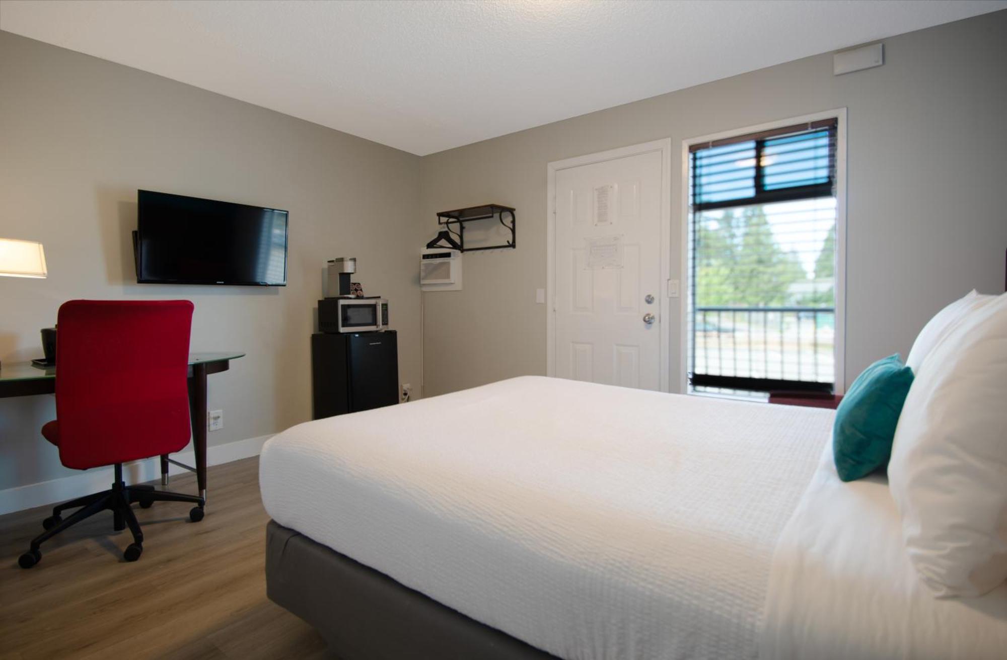The Tide'S Inn Parksville Room photo