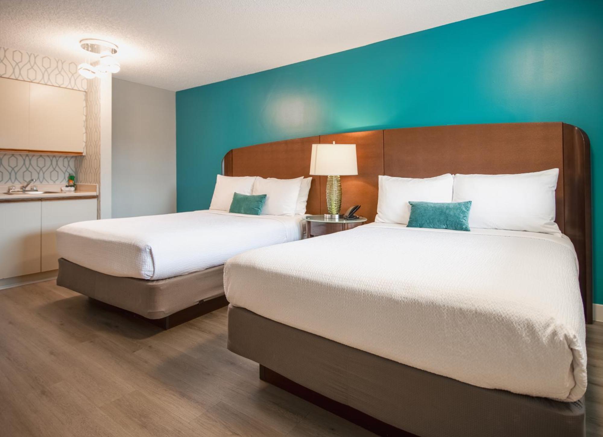 The Tide'S Inn Parksville Room photo