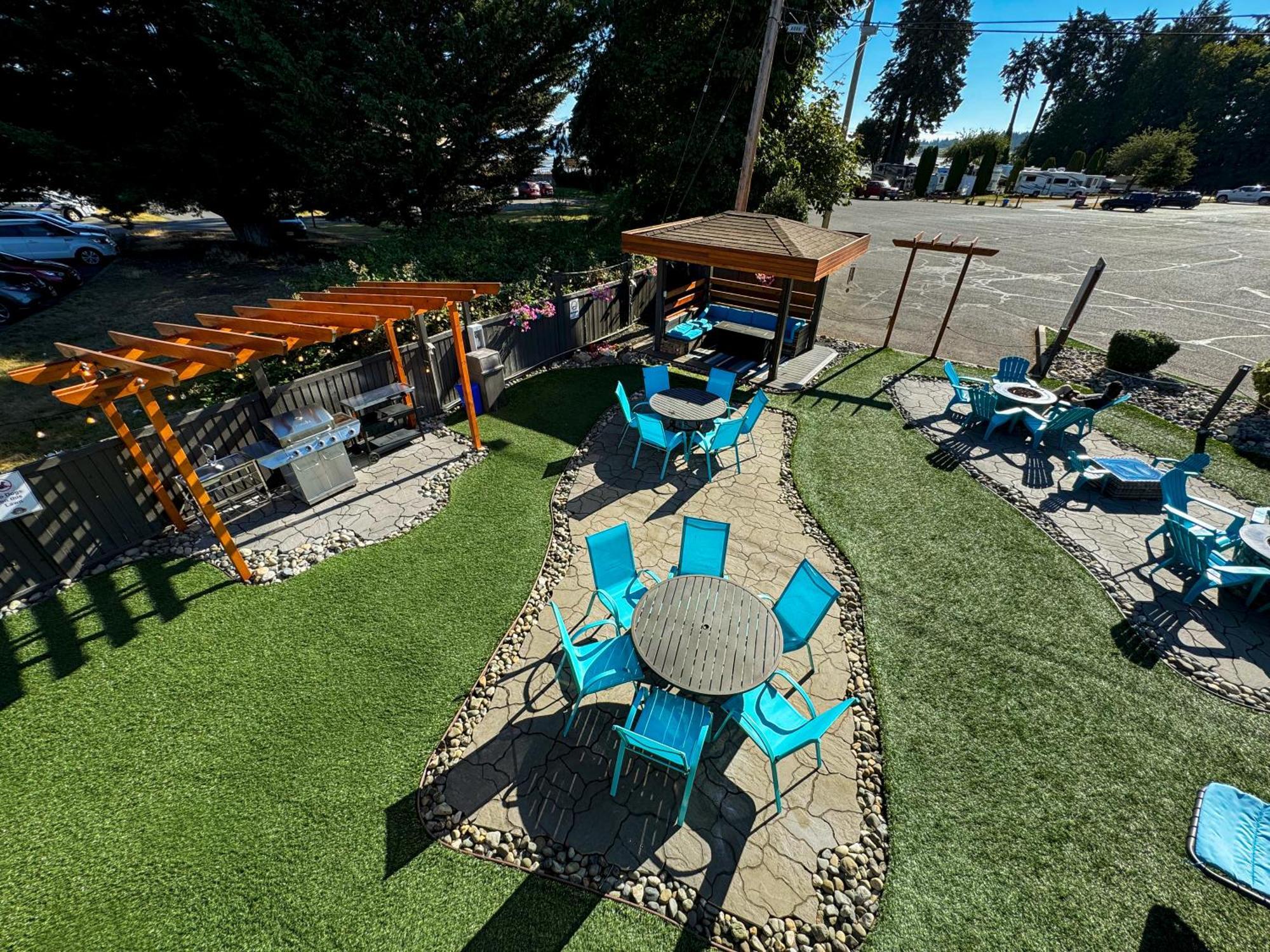 The Tide'S Inn Parksville Exterior photo