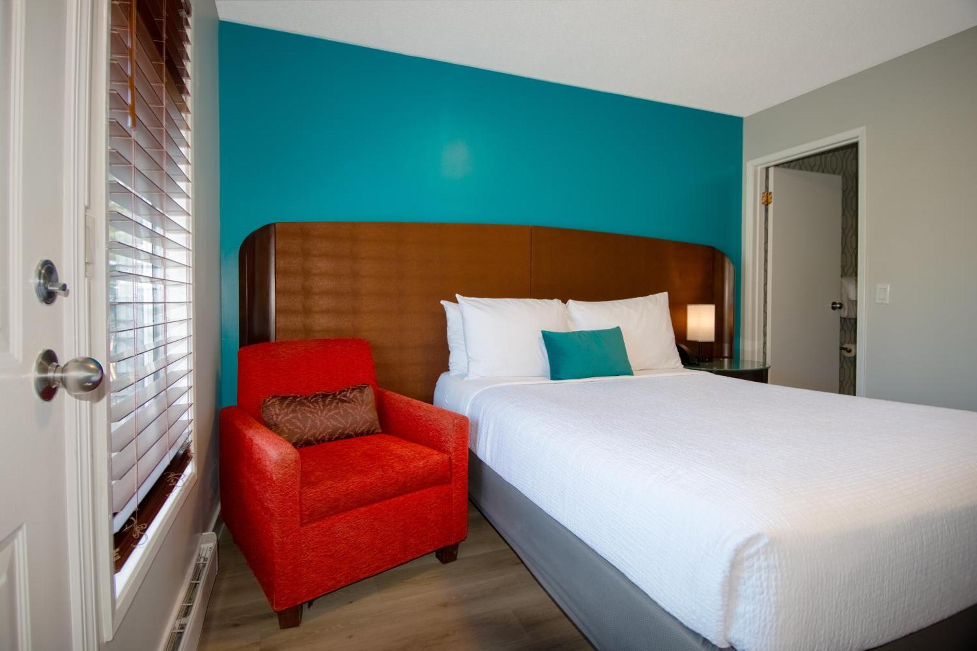 The Tide'S Inn Parksville Room photo