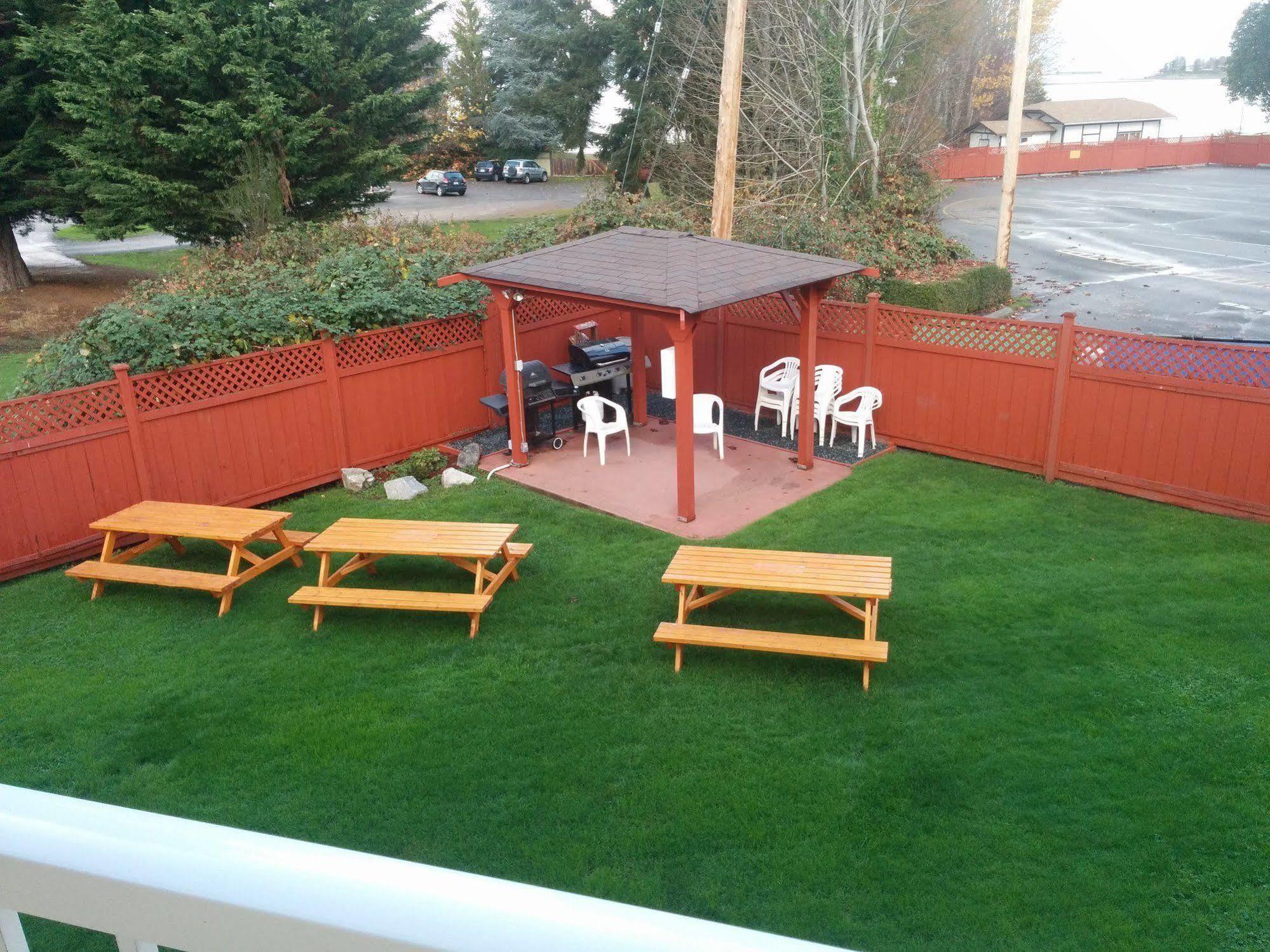 The Tide'S Inn Parksville Exterior photo