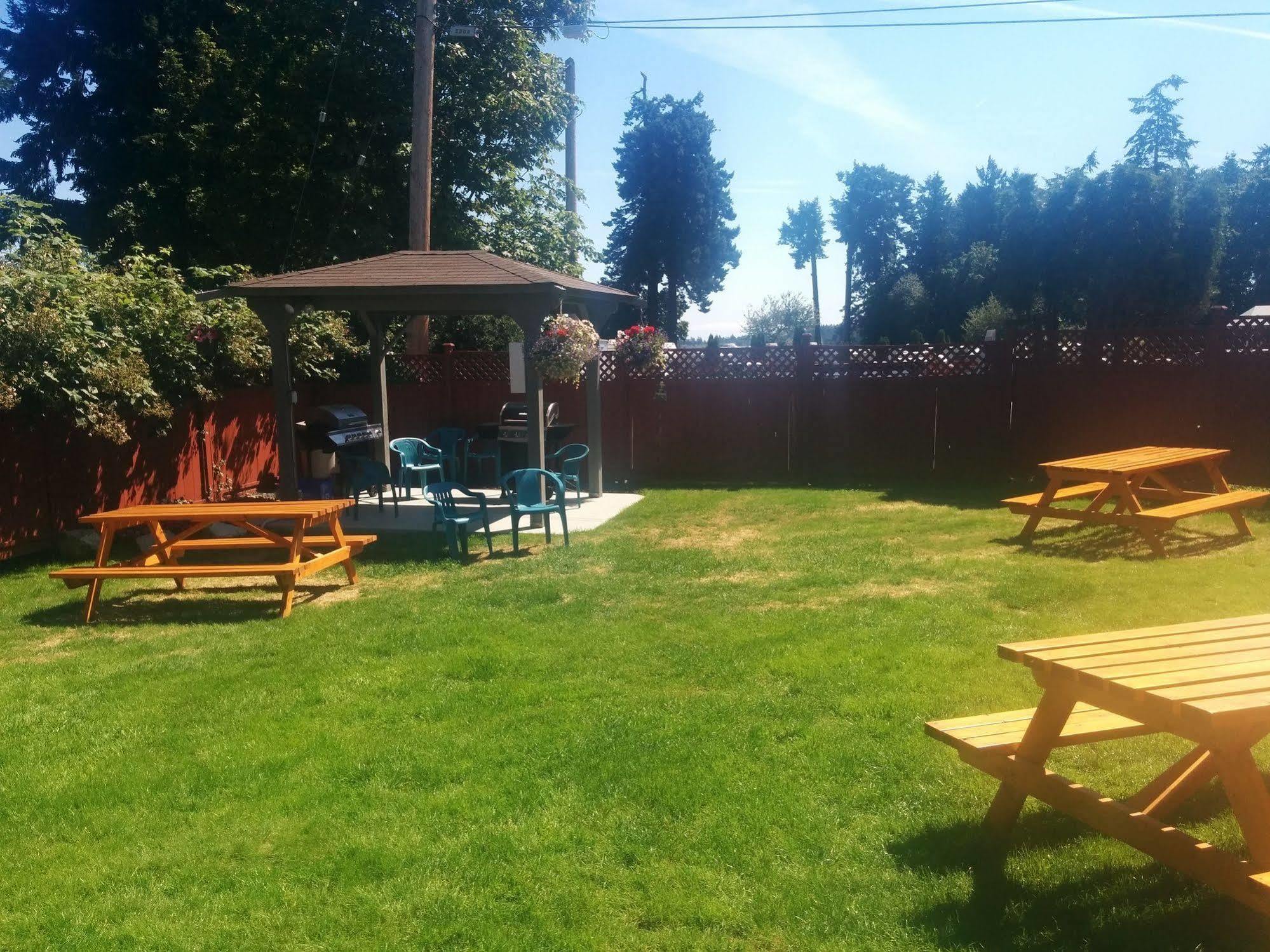 The Tide'S Inn Parksville Exterior photo